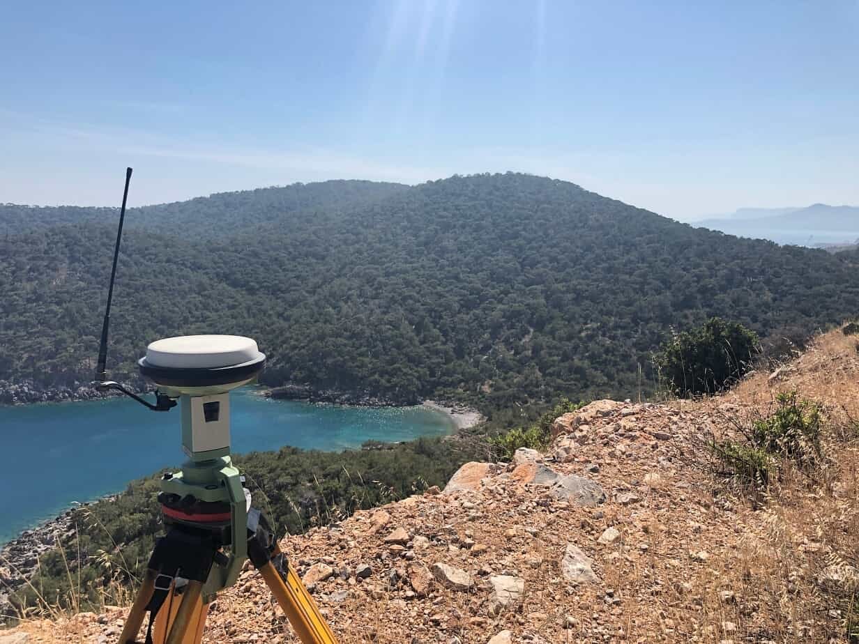 Top 5 GNSS Receivers for Surveying Accuracy