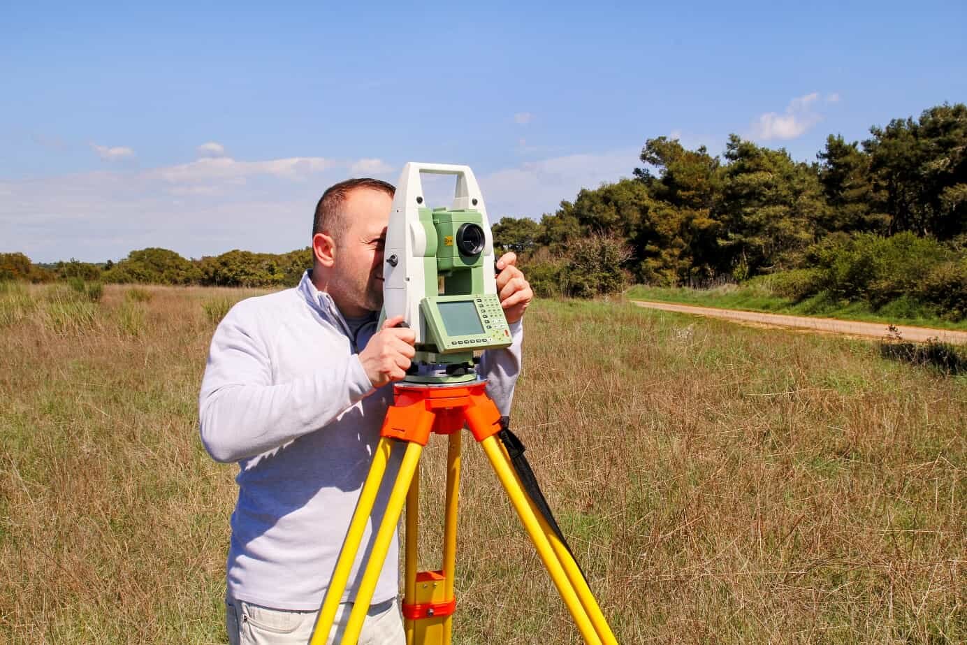 What is a Manual Total Station